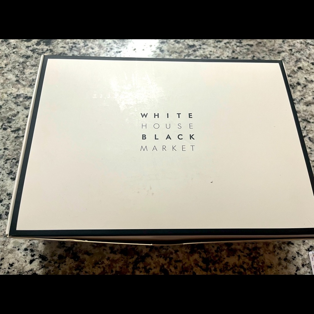 White House Black Market Kinsley MH Bow Heel